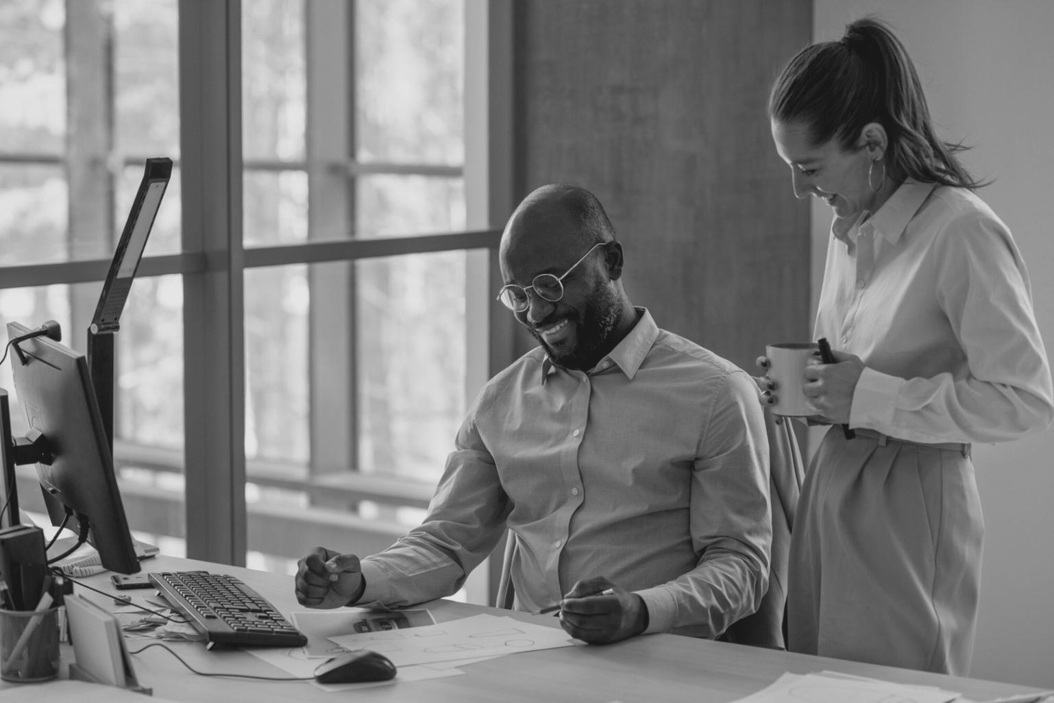 Professionelle Coaching-Session in modernem Büroumfeld
